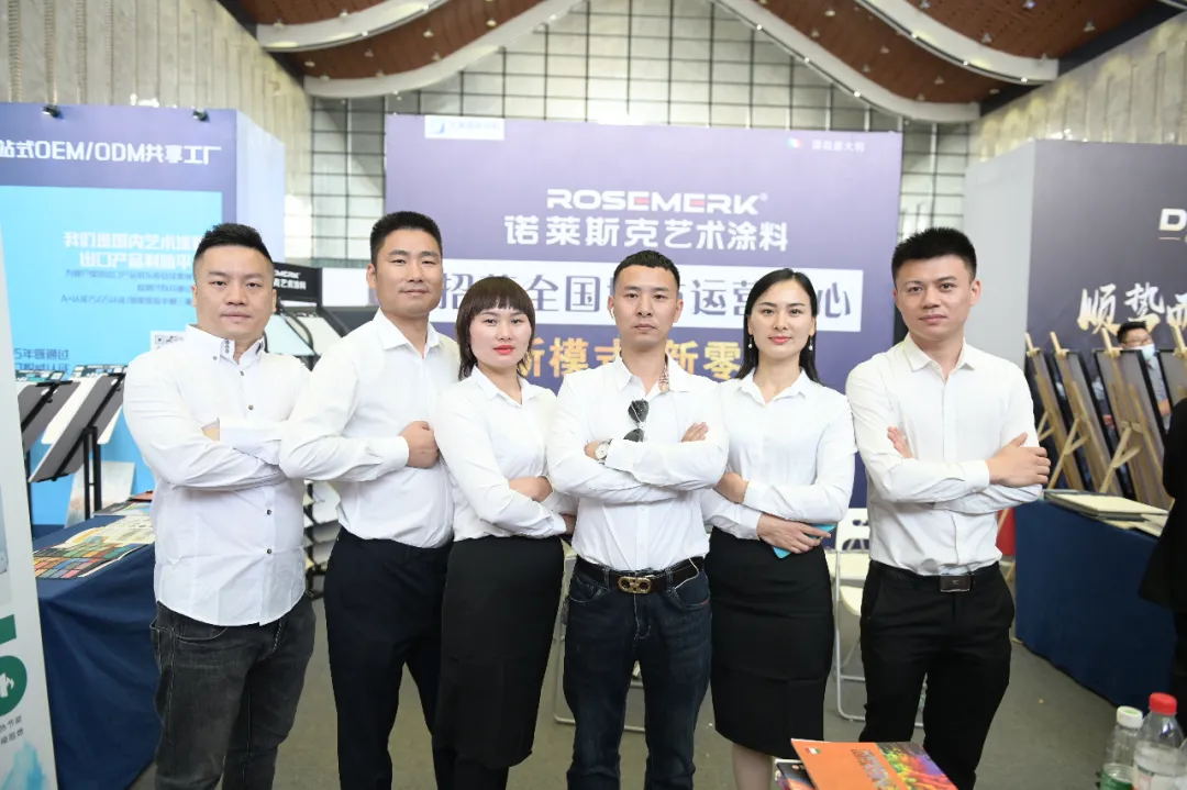 诺莱斯克团队合影